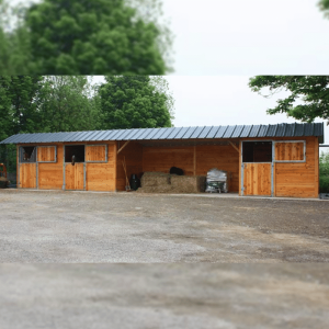 3 Boxes en ligne + abri